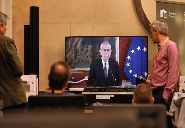 En Autriche le président Van der Bellen ouvre la porte au premier chancelier d’extrême droite depuis la Seconde Guerre mondiale