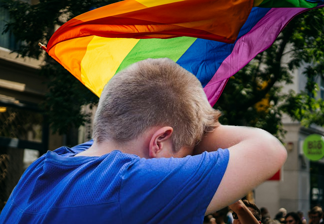 Transition de genre à 16 ans : la France livre ses enfants à l’agenda transhumaniste !