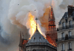 L’incendie de Notre-Dame mystères et controverses - MultiPol 360 L’incendie de Notre-Dame : mystères et controverses