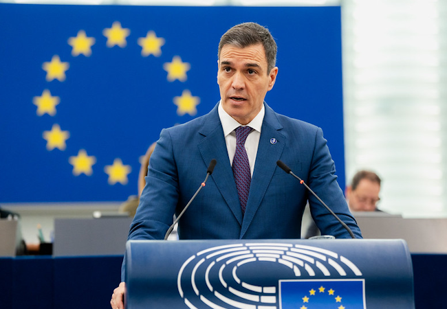 Madrid : des milliers de personnes exigent la démission de Pedro Sánchez