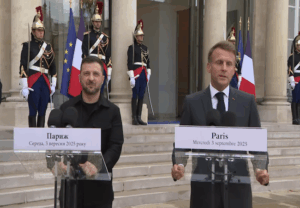 La posture belliciste de Macron face à lUkraine Un fossé grandissant avec le peuple français - MultiPol 360 La posture belliciste de Macron face à l’Ukraine : Un fossé grandissant avec le peuple français