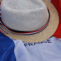 La révolution des drapeaux : les peuples se dressent contre l'oligarchie qui écrase les nations