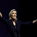 Le Renoncement National : comment le RN trahit ses électeurs en protégeant Macron