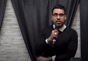 Soyez fier d’être complotiste : une conférence d’Idriss Aberkane sur le terrorisme intellectuel