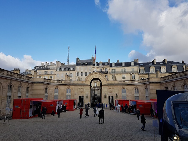 La grande exposition du fabriqué en France : une vitrinisation superficielle face au déclin industriel profond ?