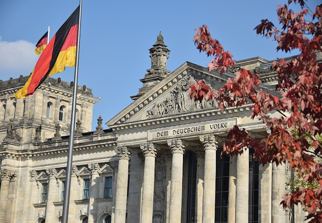 L'Allemagne, de la "Raison d'État" à la machine de guerre : un réarmement qui réveille les fantômes