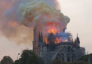 Incendie de Notre-Dame : les vérités cachées que le gouvernement préfère ignorer