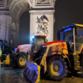 Les agriculteurs défient Paris : une victoire symbolique face à la répression d’un régime autoritaire