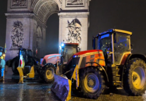 Les agriculteurs défient Paris : une victoire symbolique face à la répression d’un régime autoritaire