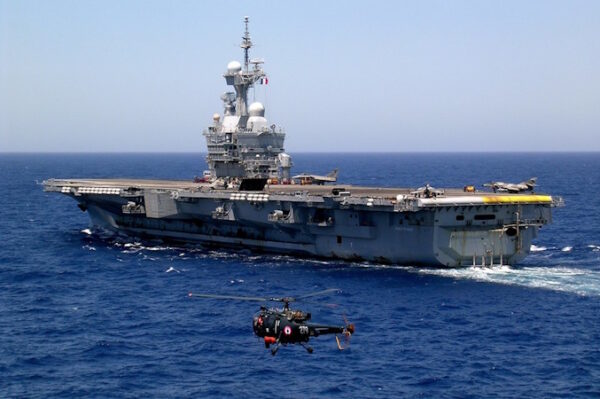 Rare déploiement du porte-avions Charles de Gaulle dans l’Atlantique ...