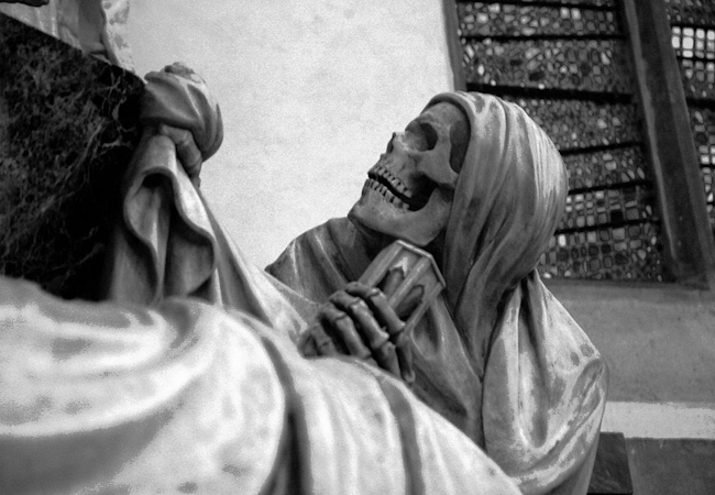 La gauche progressiste : quand l'idéologie se prend pour dieu dans la loi sur l'aide à mourir