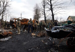 Vers une paix contrainte en Ukraine ? analyse des négociations diplomatiques et de la crise économique